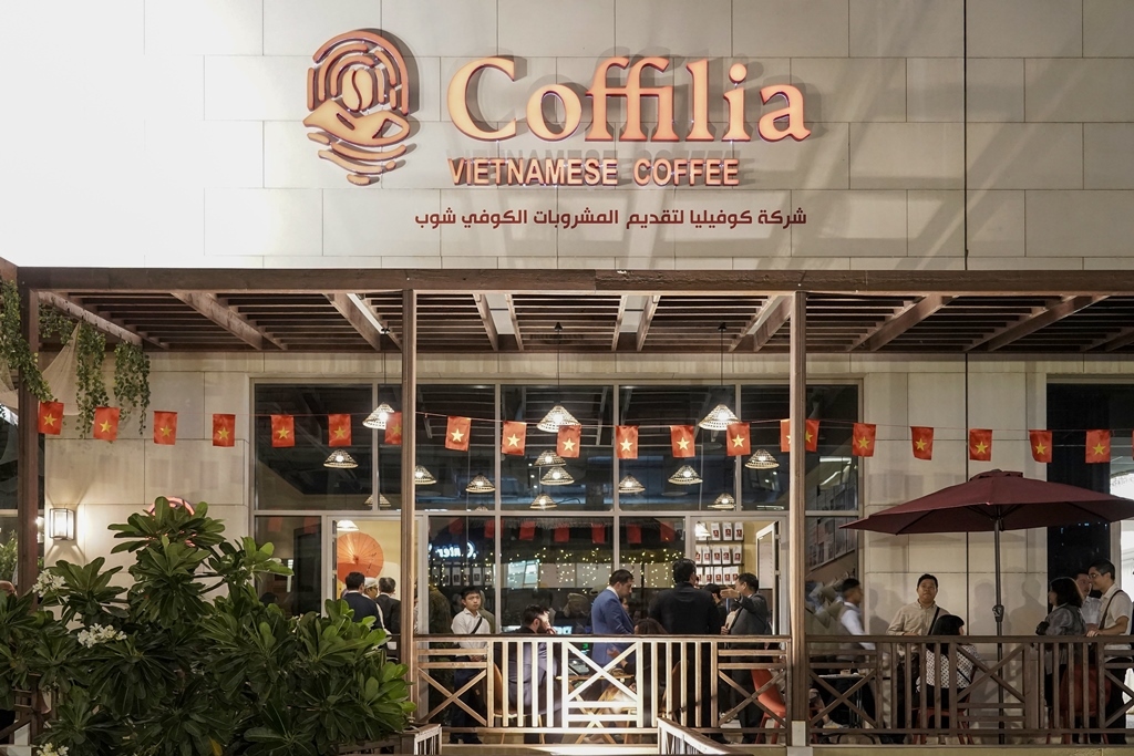 Kuwait welcomes opening of first Vietnamese coffee shop Coffilia